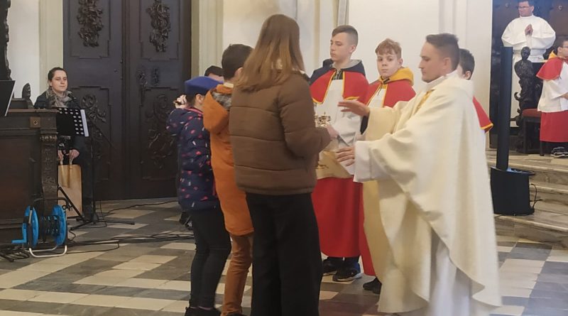 Wigilia Święta Miłosierdzia 2023- Dzień Jedności Wspólnot Odnowy w Duchu Świętym diecezji opolskiej.
